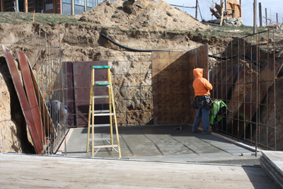 pouring concrete the floor and walls